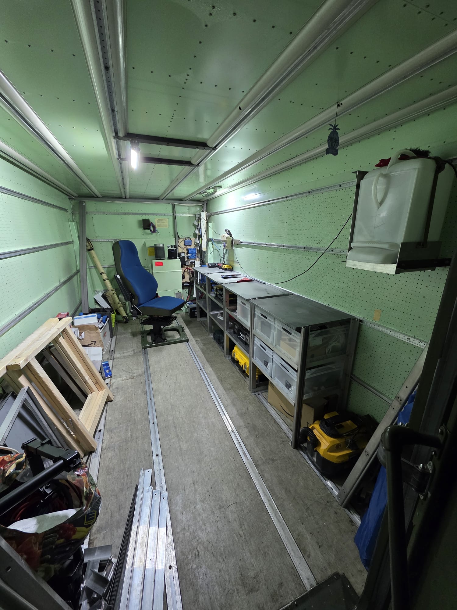 Shelter-Update Regalseite fertig
